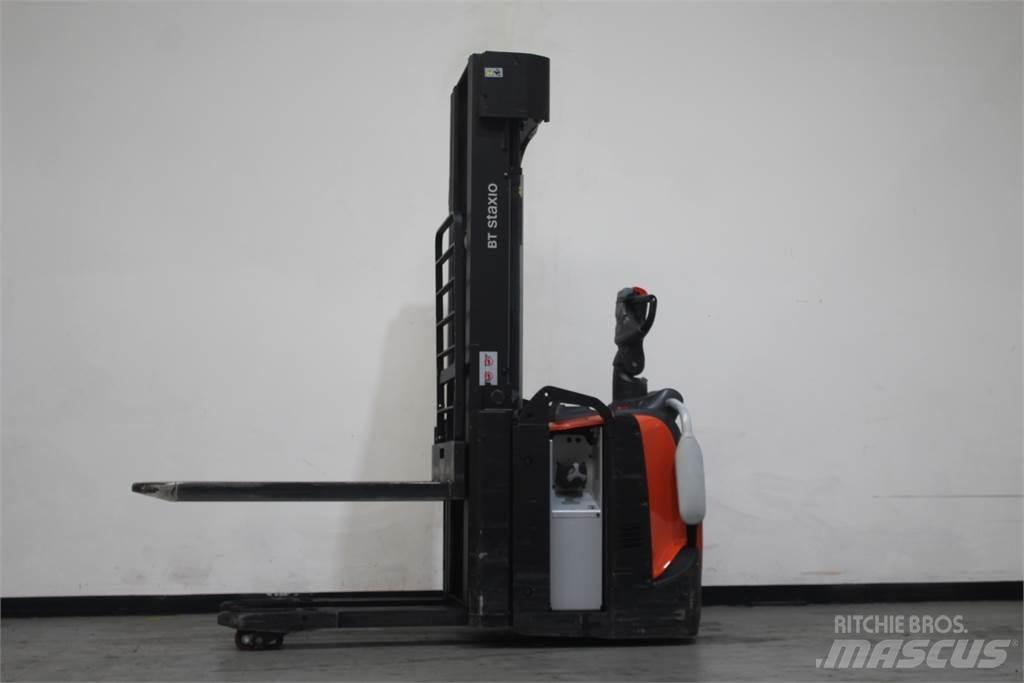 Toyota SPE160L Empilhador para operador externo