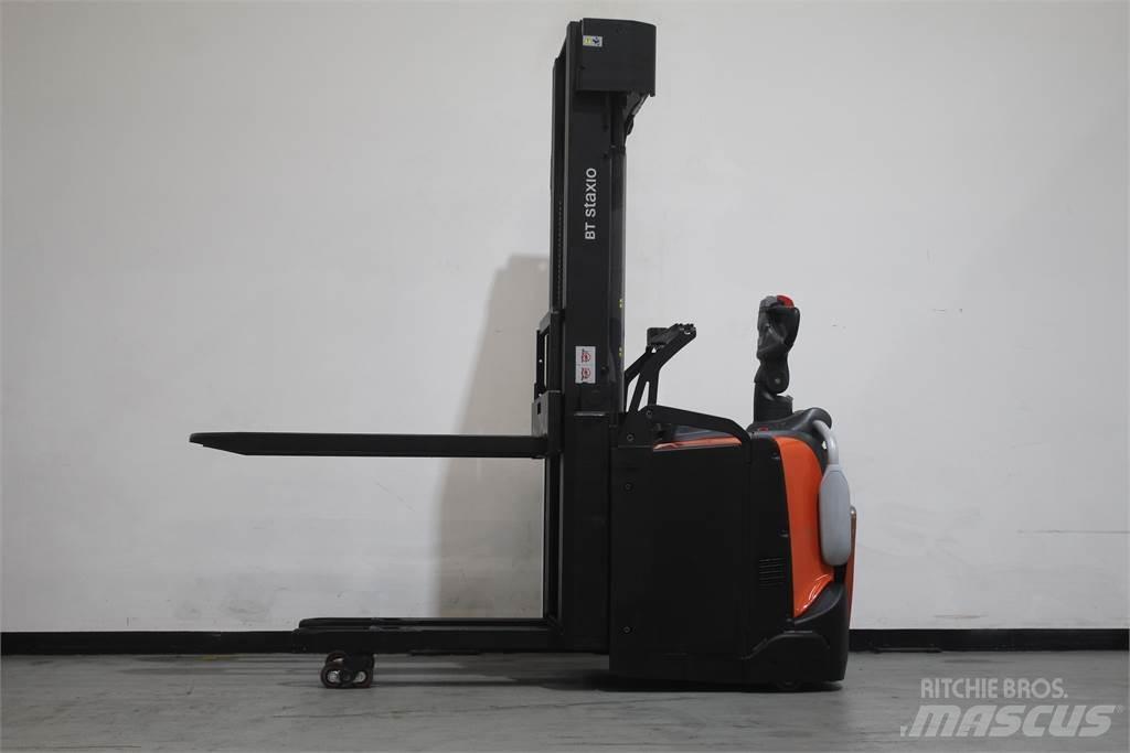Toyota SPE160L Empilhador para operador externo