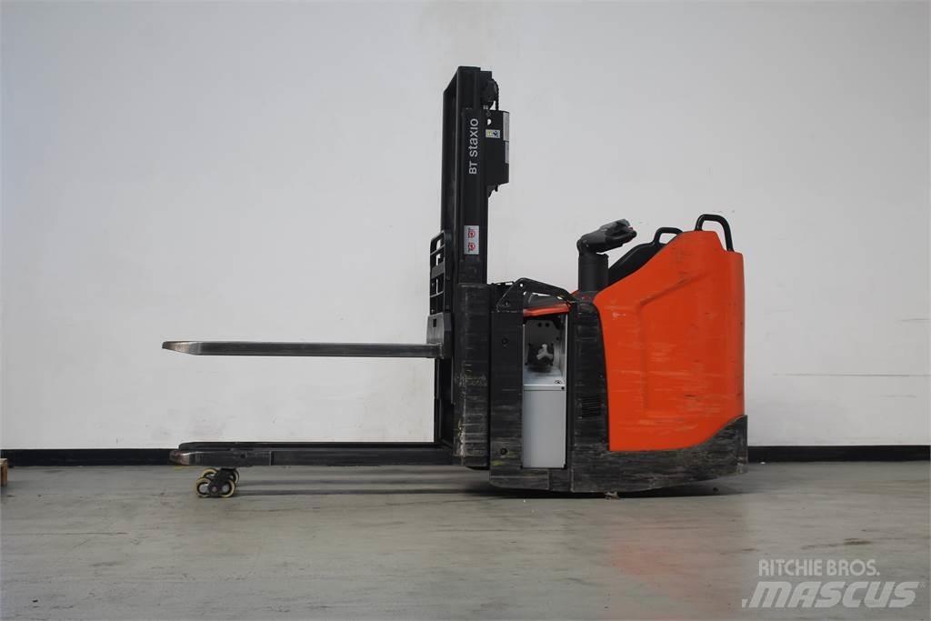 Toyota SPE200D Empilhador para operador externo