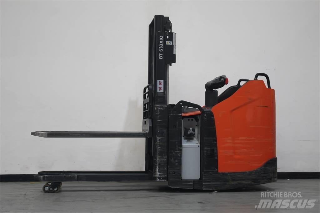 Toyota SPE200D Empilhador para operador externo