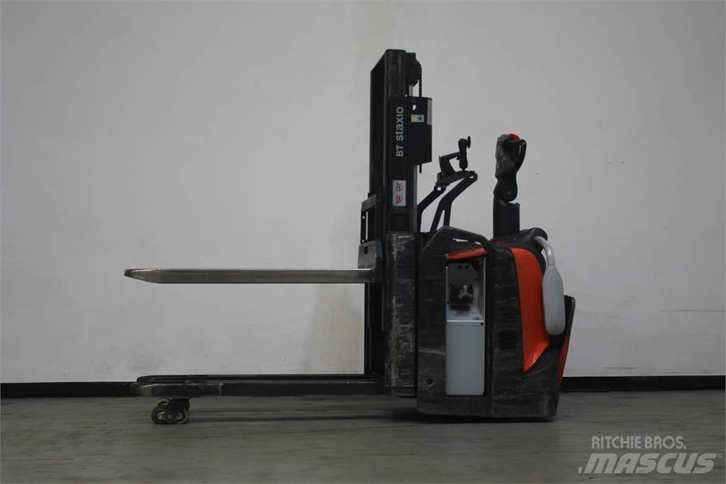 Toyota SPE200D Empilhador para operador externo