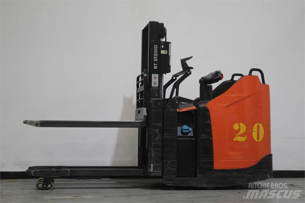 Toyota SPE200D Empilhador para operador externo