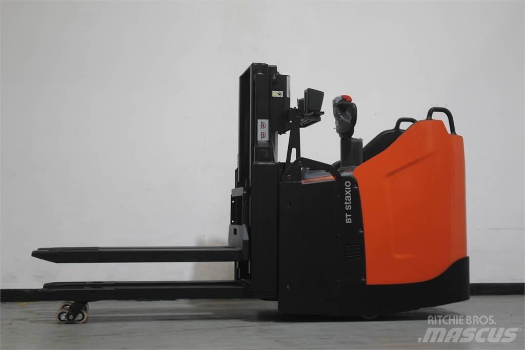 Toyota SPE200D Empilhador para operador externo