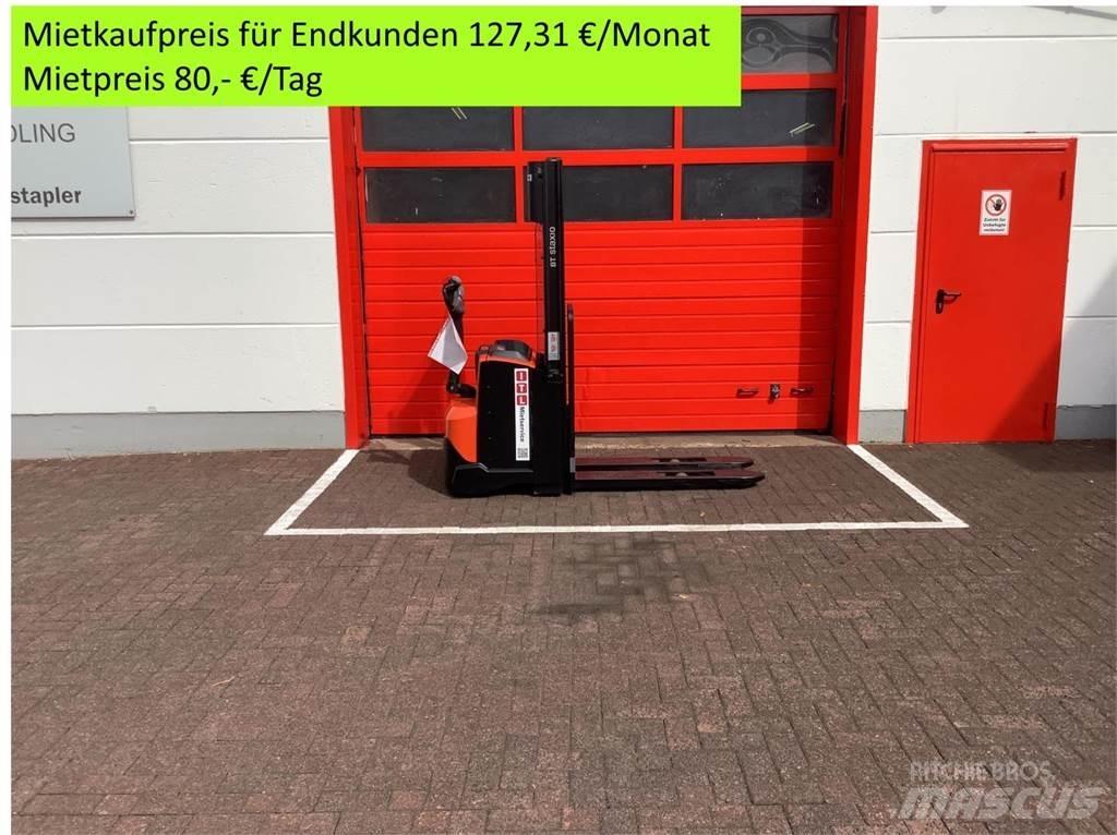 Toyota SWE120 Empilhador para operador externo