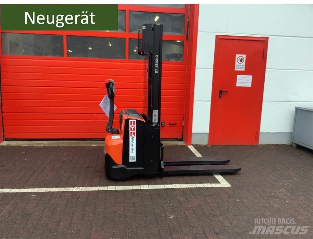 Toyota SWE120L Empilhador para operador externo