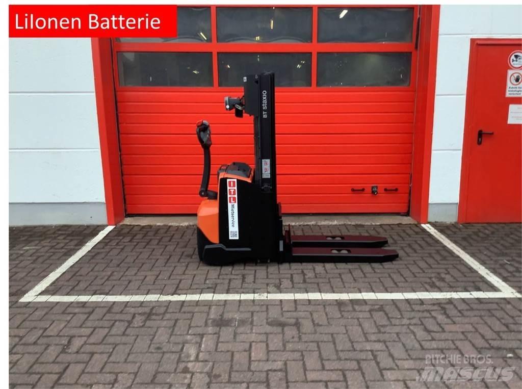 Toyota SWE120L Empilhador para operador externo