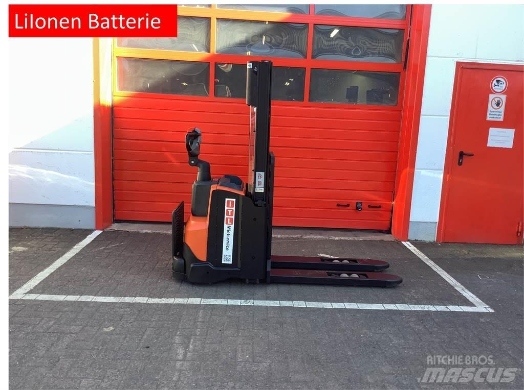 Toyota SWE120L Empilhador para operador externo