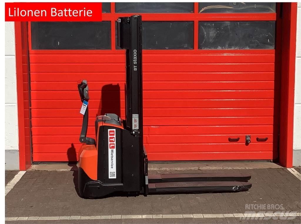 Toyota SWE120L Empilhador para operador externo
