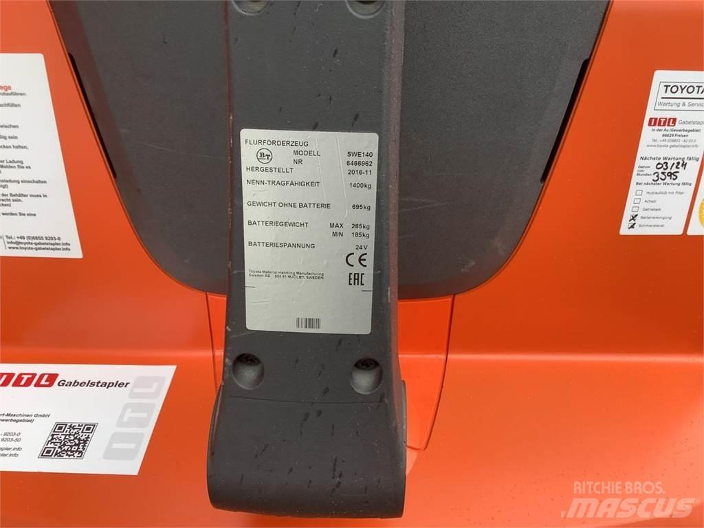 Toyota SWE140 Empilhador para operador externo