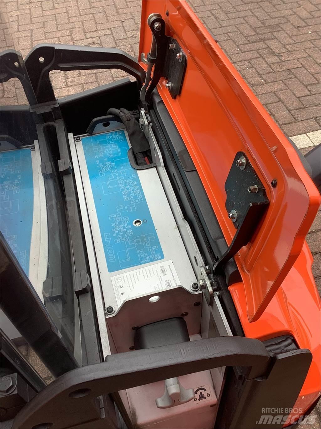 Toyota SWE145 Empilhador para operador externo