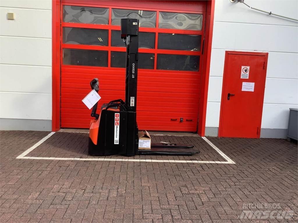 Toyota SWE145L Empilhador para operador externo