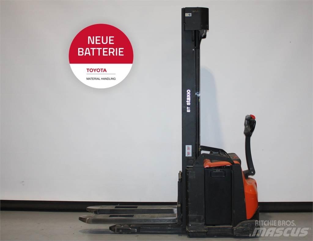 Toyota SWE160 Empilhador para operador externo