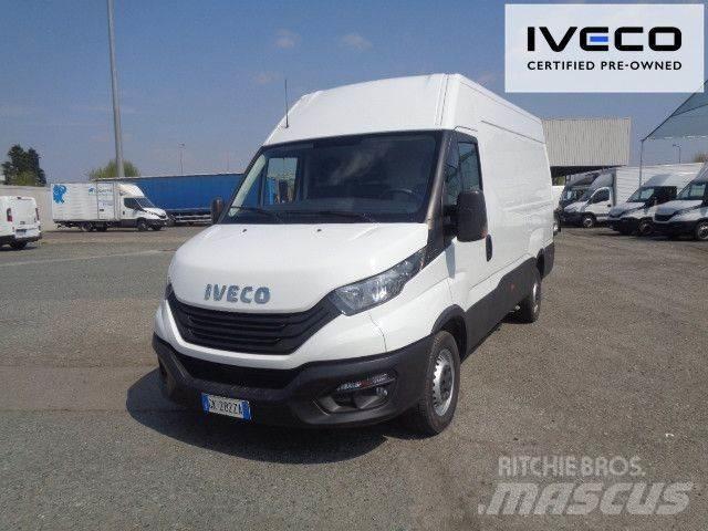 Iveco 35S14 Caixa fechada