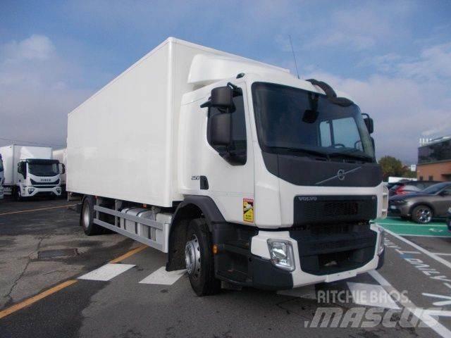 Volvo FE250 Caminhões de caixa fechada