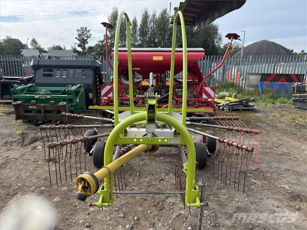CLAAS LINER 450 Ancinho virador