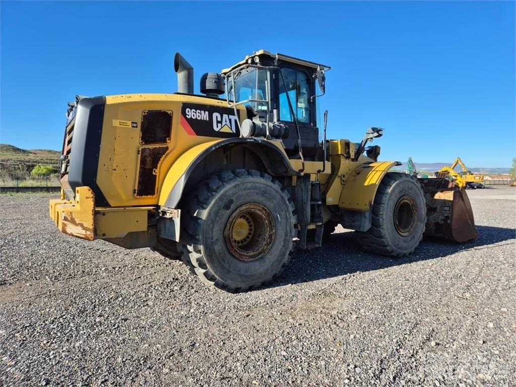 CAT 966M Carregadeiras de rodas