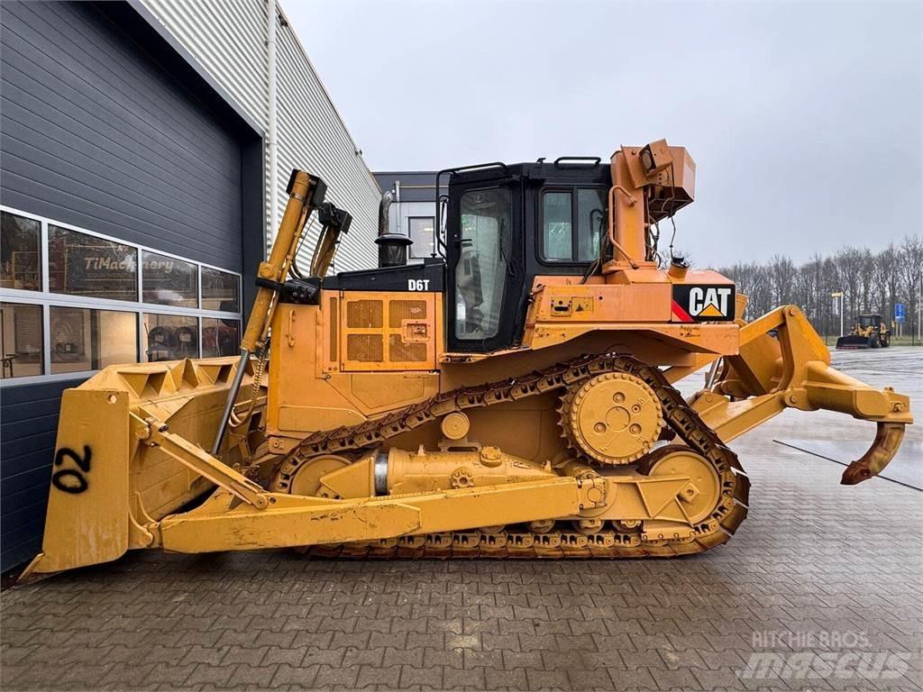 CAT D6T Dozers - Tratores rastos