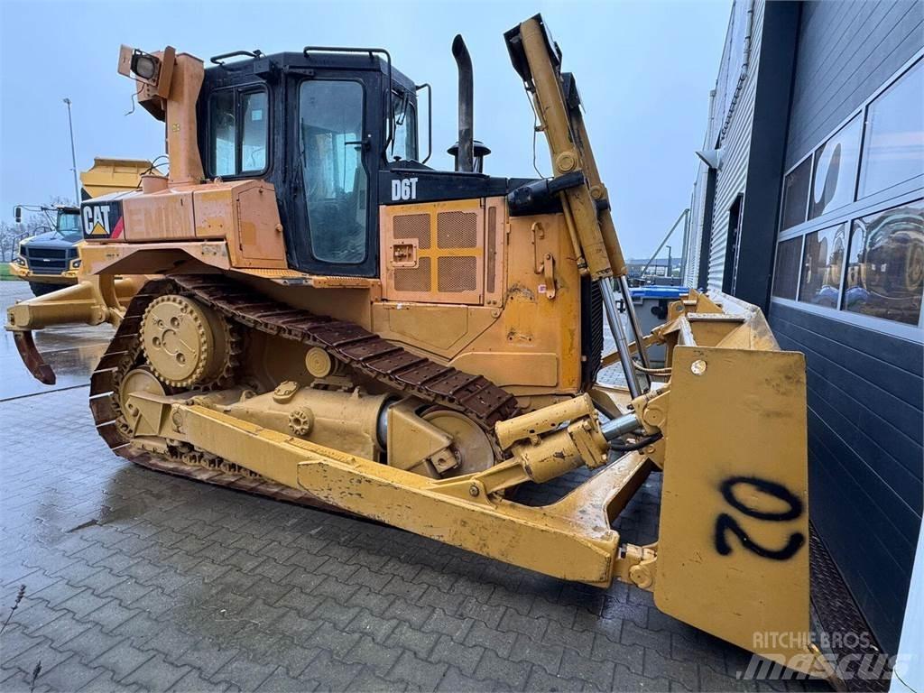 CAT D6T Dozers - Tratores rastos