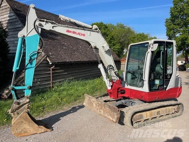 Takeuchi TB250 Escavadoras Midi 7t - 12t