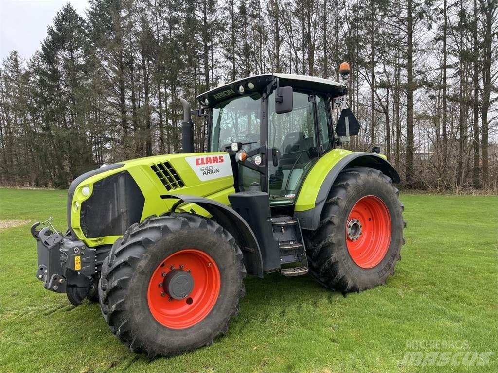 CLAAS ARION 640 Tratores Agrícolas usados