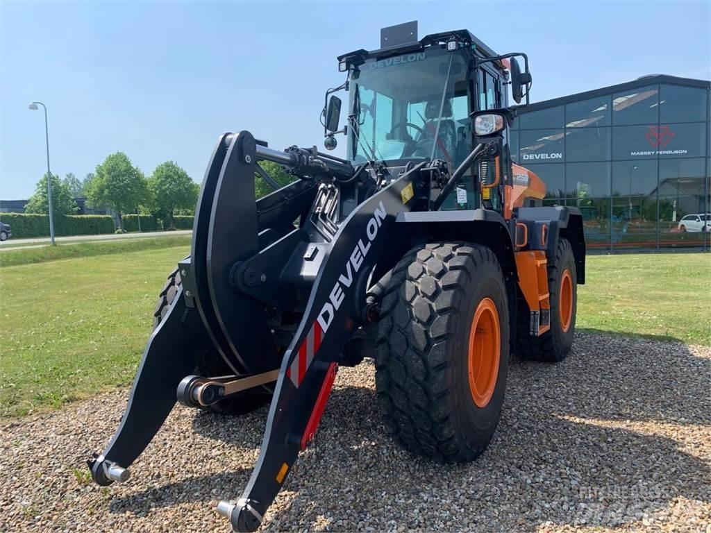 Develon DL250-7 Carregadeiras de rodas