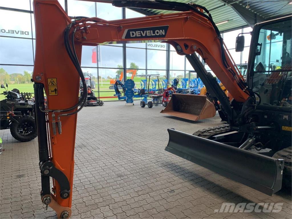 Develon DX63-7 Escavadeiras de esteiras