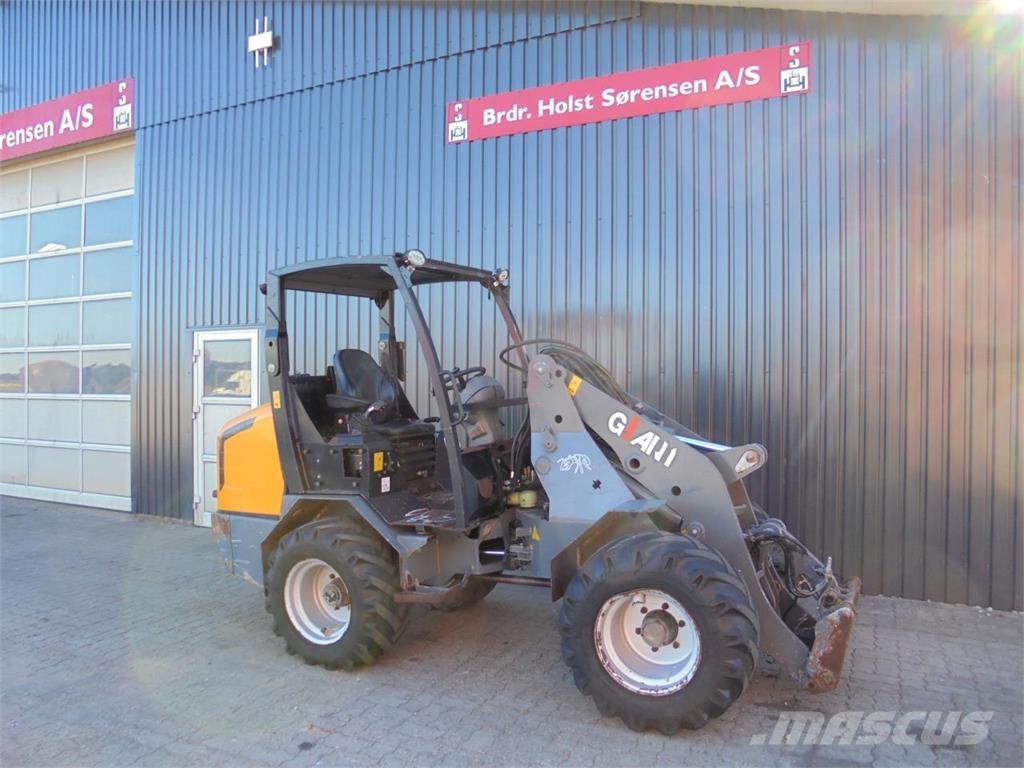 GiANT 5003 Mini carregadoras