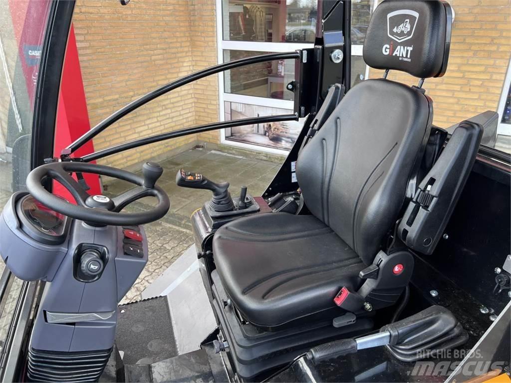 GiANT G3500 Mini carregadoras