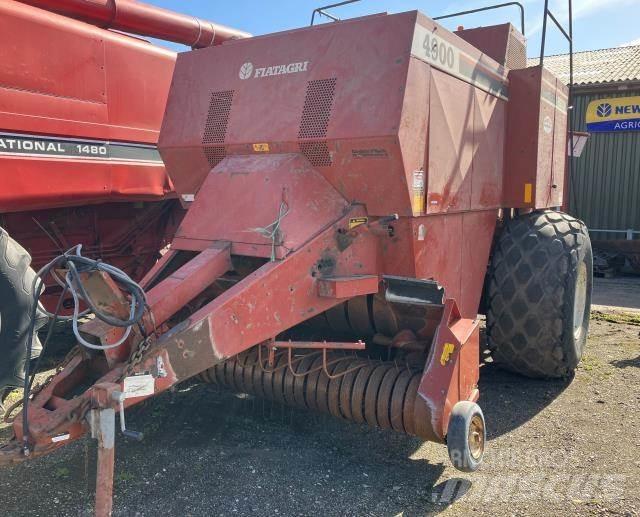 Hesston 4900 Enfardadeira de fardos quadrados