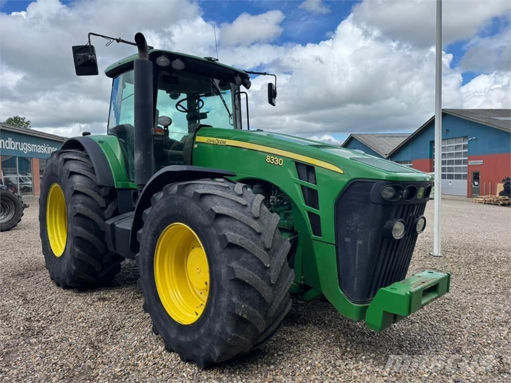 John Deere 8330 Tratores Agrícolas usados