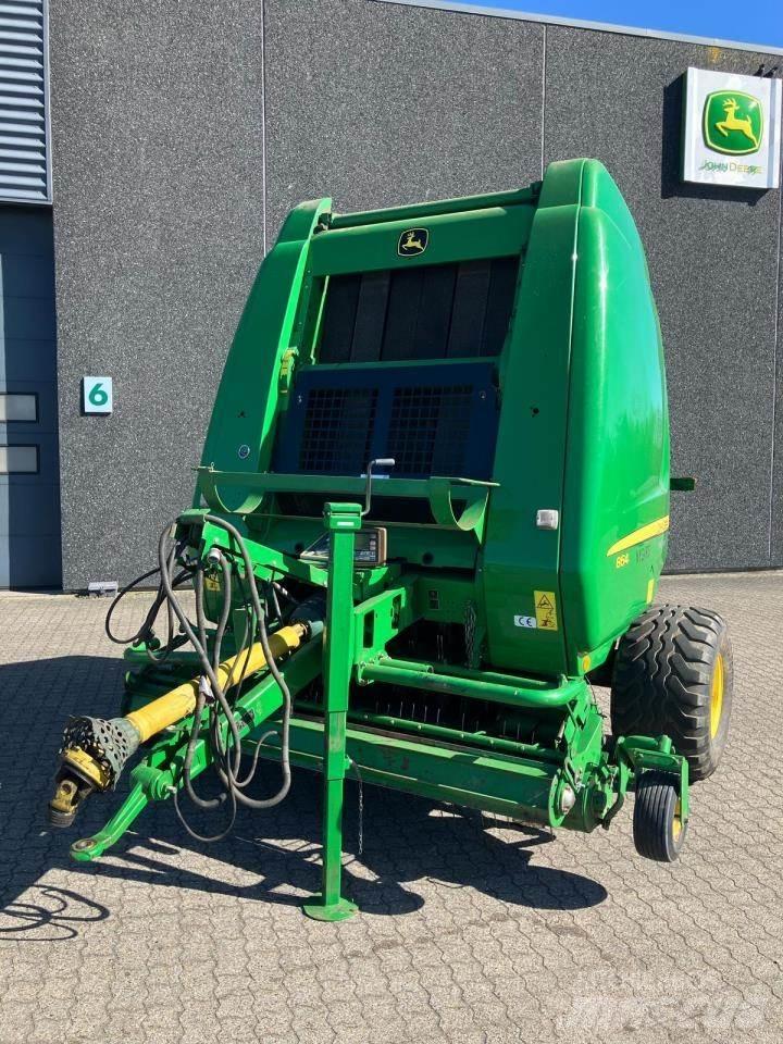 John Deere 864 Enfardadeira de rolos