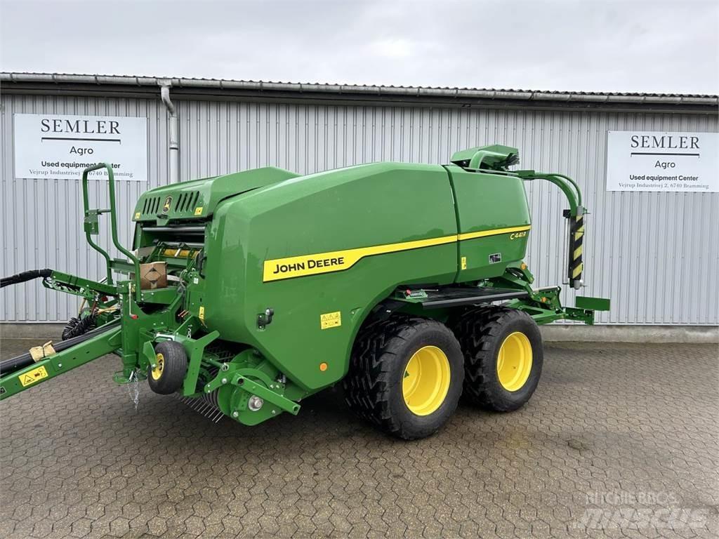 John Deere C441R Enfardadeira de rolos