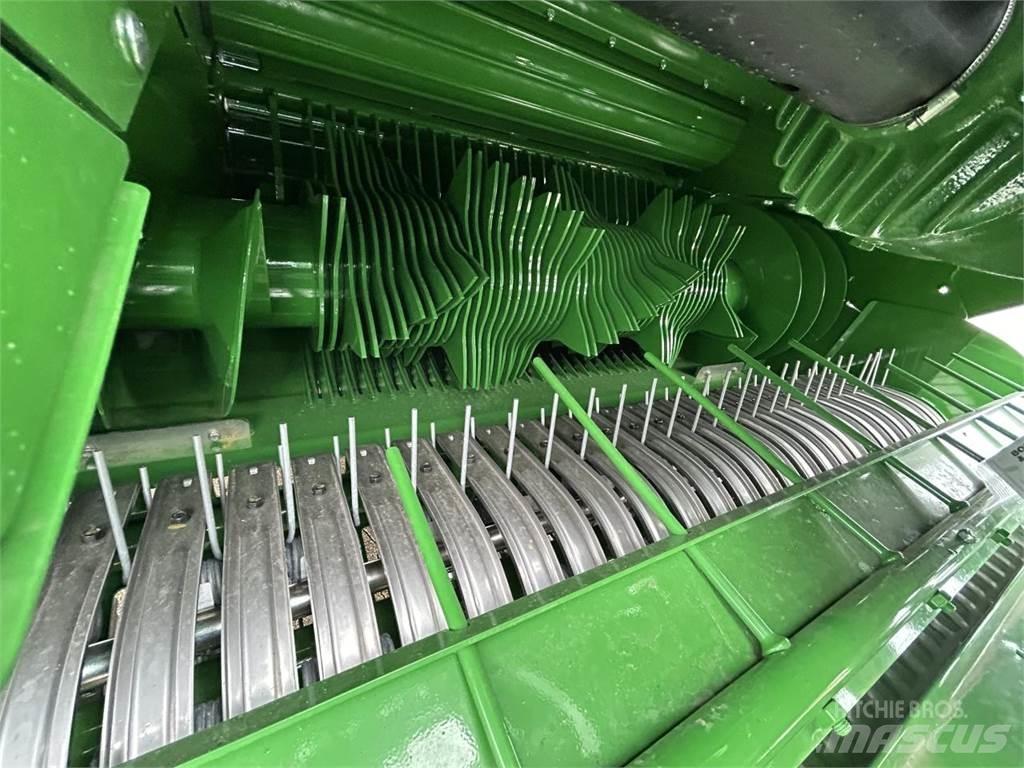 John Deere C441R Enfardadeira de rolos