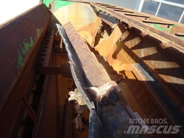 Keenan MF 380 Reboques forrageiros