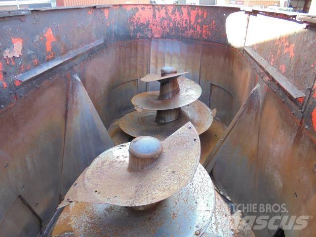 Kuhn 45 M3 Reboques forrageiros