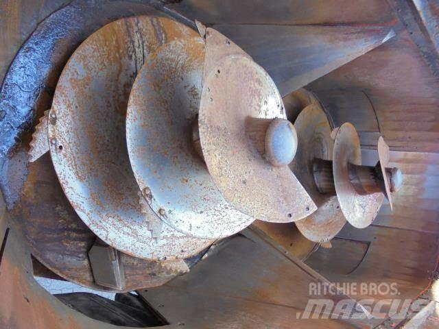 Kuhn 45 M3 Reboques forrageiros