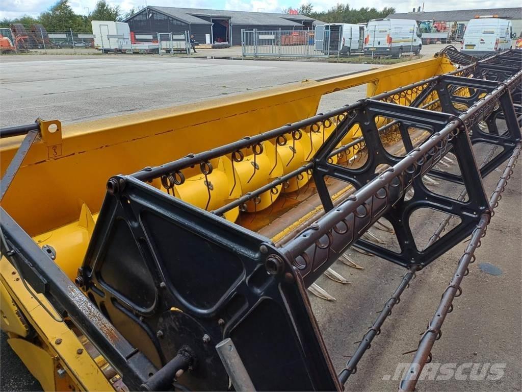 New Holland 30 X Ceifeiras debulhadoras compactas