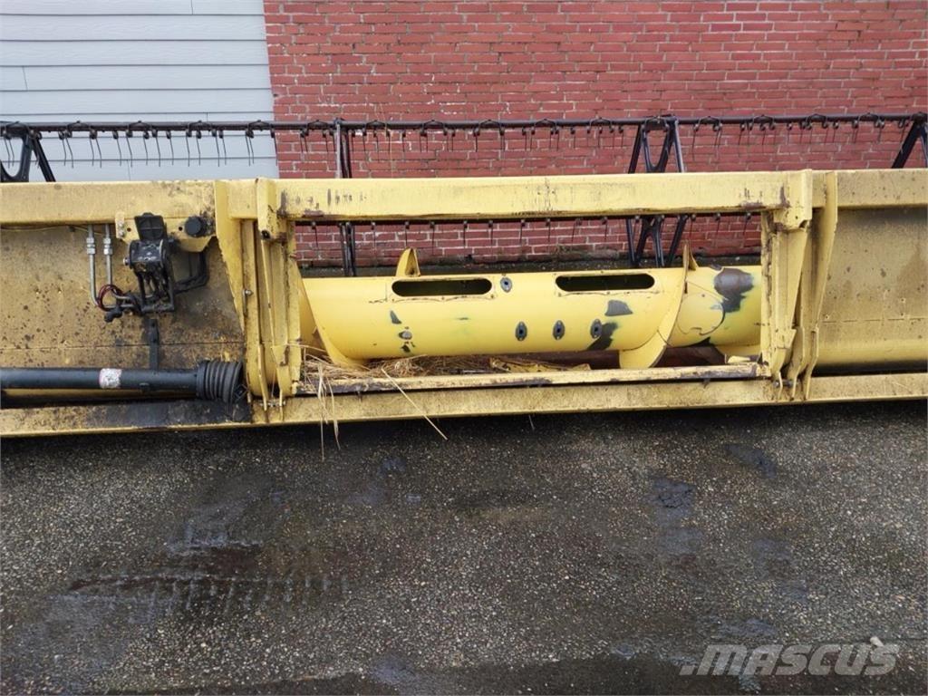 New Holland 30 X Ceifeiras debulhadoras compactas