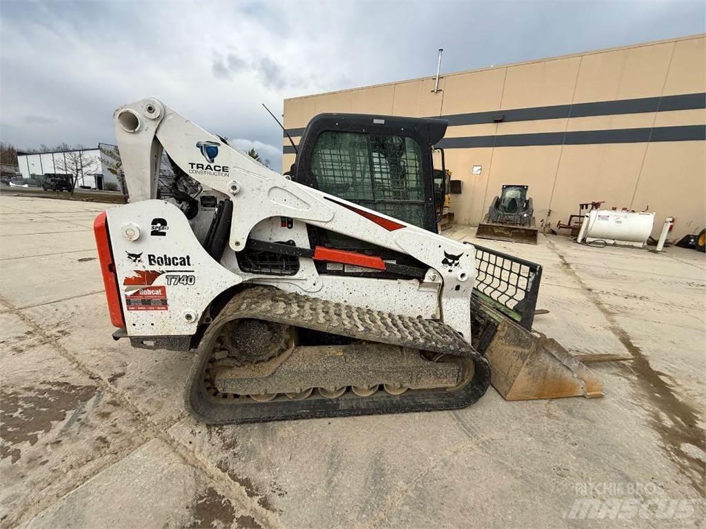 Bobcat T740 Mini carregadoras
