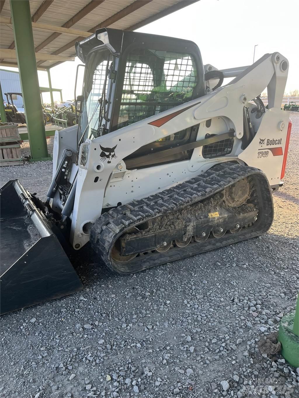 Bobcat T740 Mini carregadoras