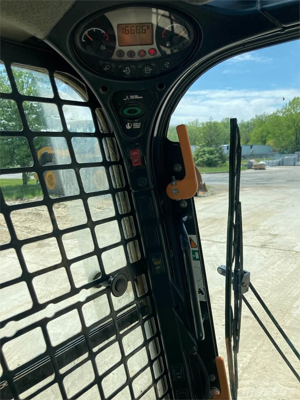 Bobcat T740 Mini carregadoras
