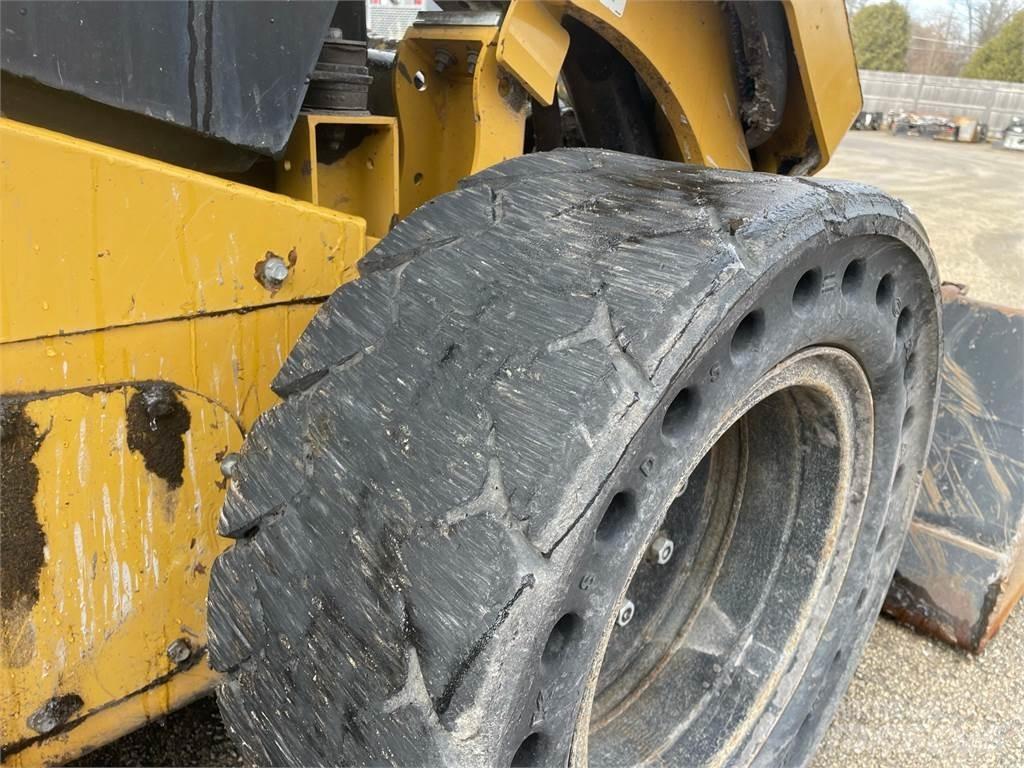 CAT 262D3 Minicarregadeiras