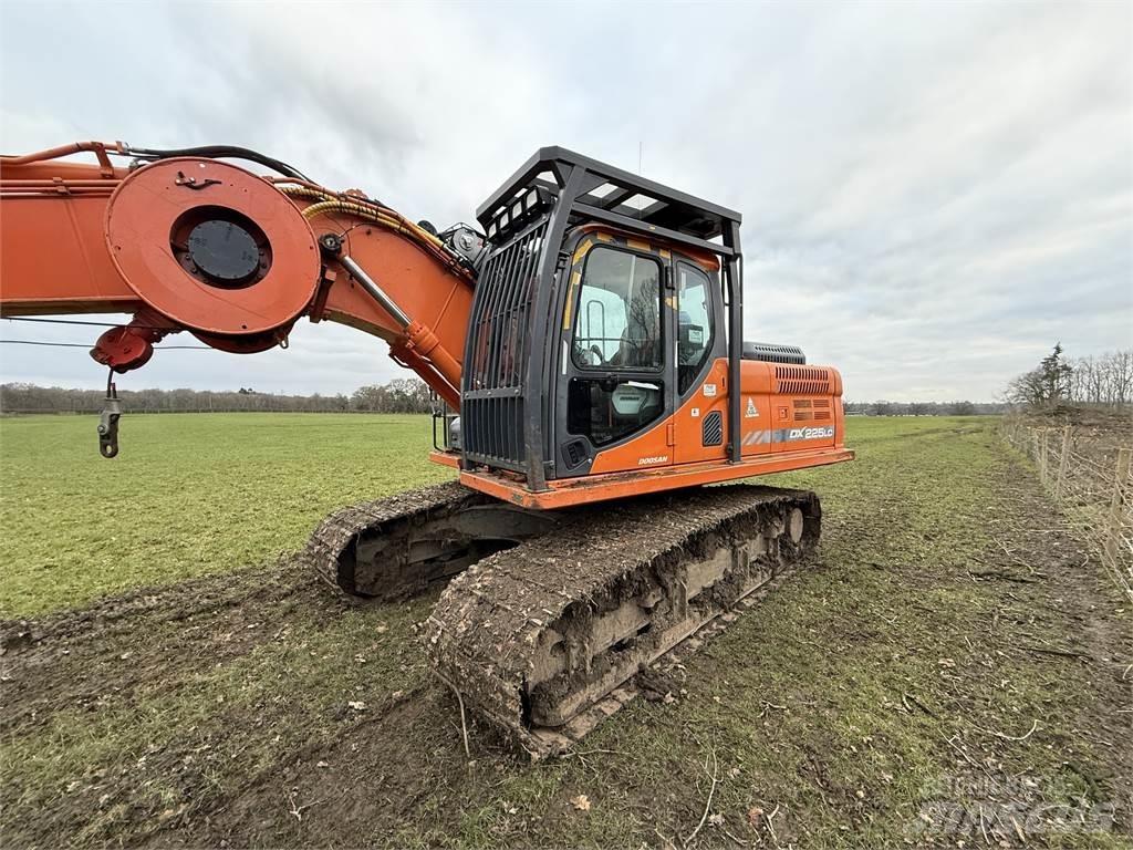 Doosan 225 Escavadoras