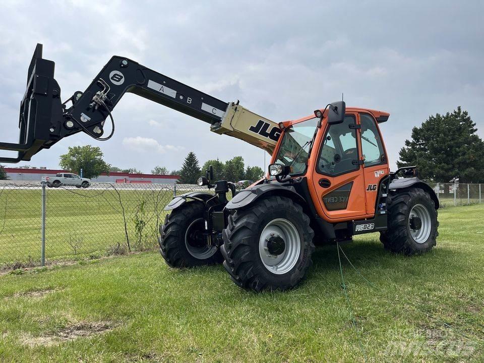 JLG 823 Manipulador telescópico