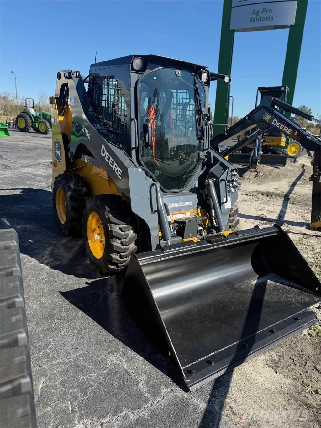 John Deere 318G Minicarregadeiras
