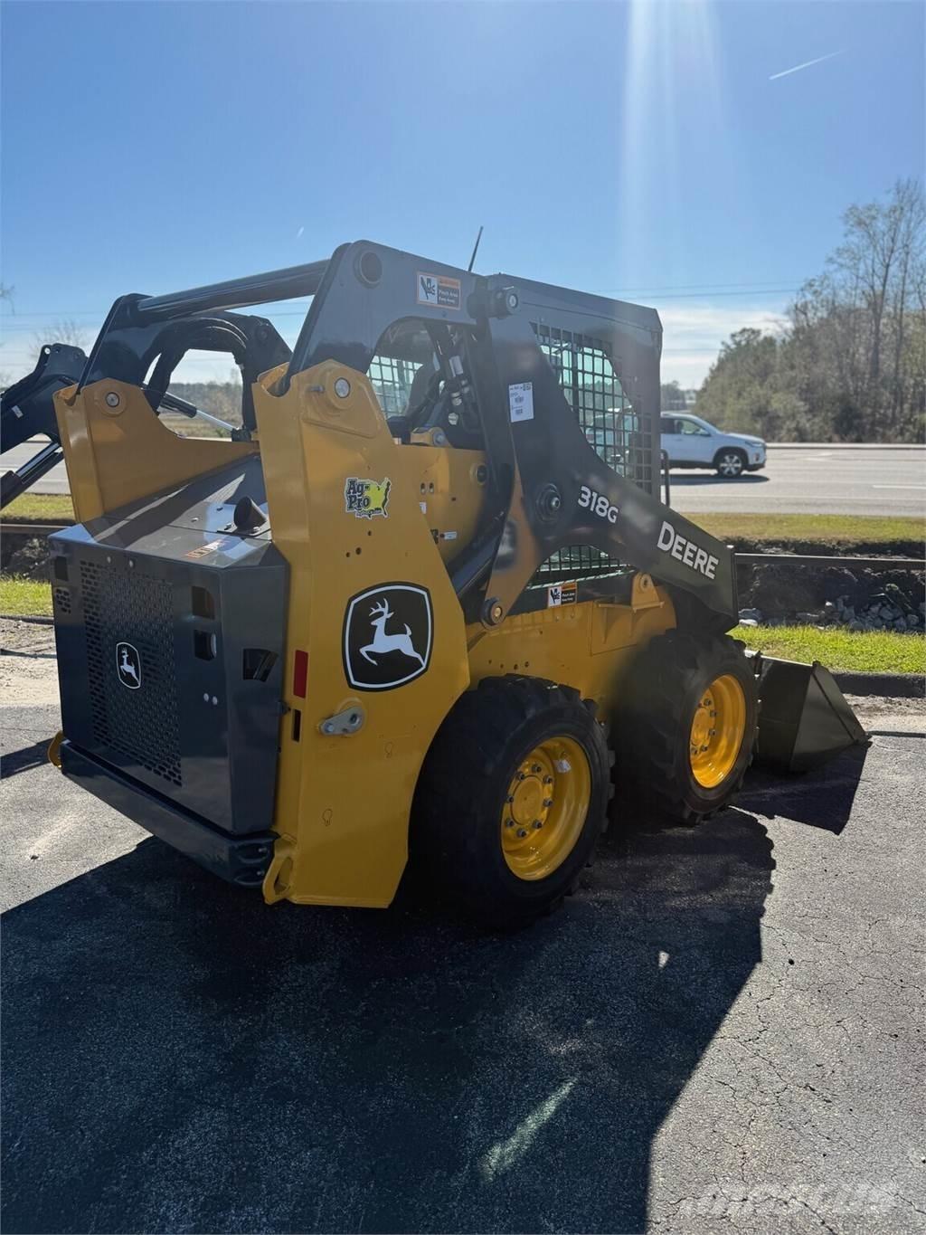 John Deere 318G Minicarregadeiras