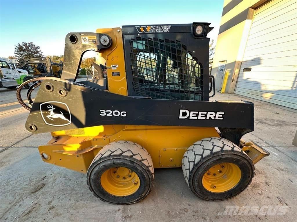John Deere 320G Minicarregadeiras