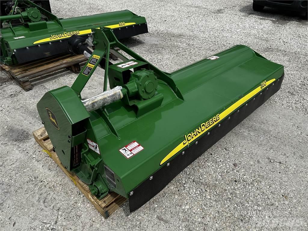 John Deere 390 Gadanheiras