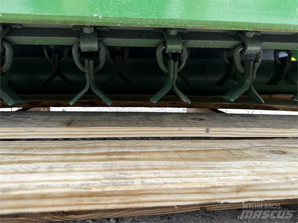 John Deere 390 Gadanheiras