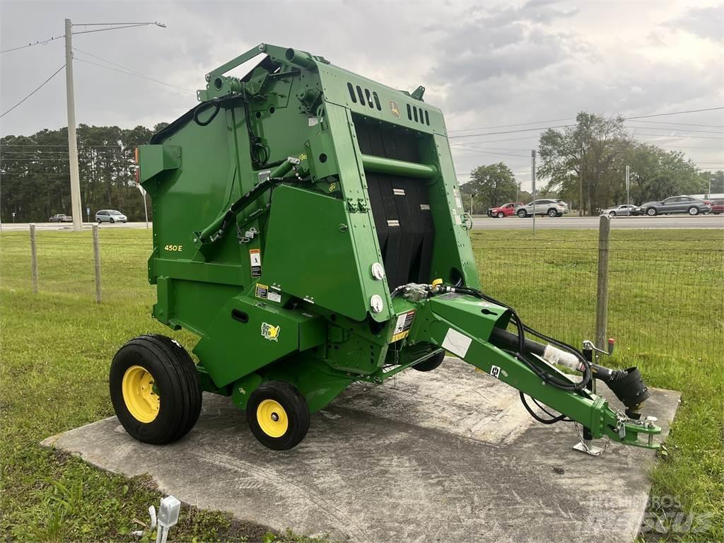 John Deere 450E Enfardadeira de rolos